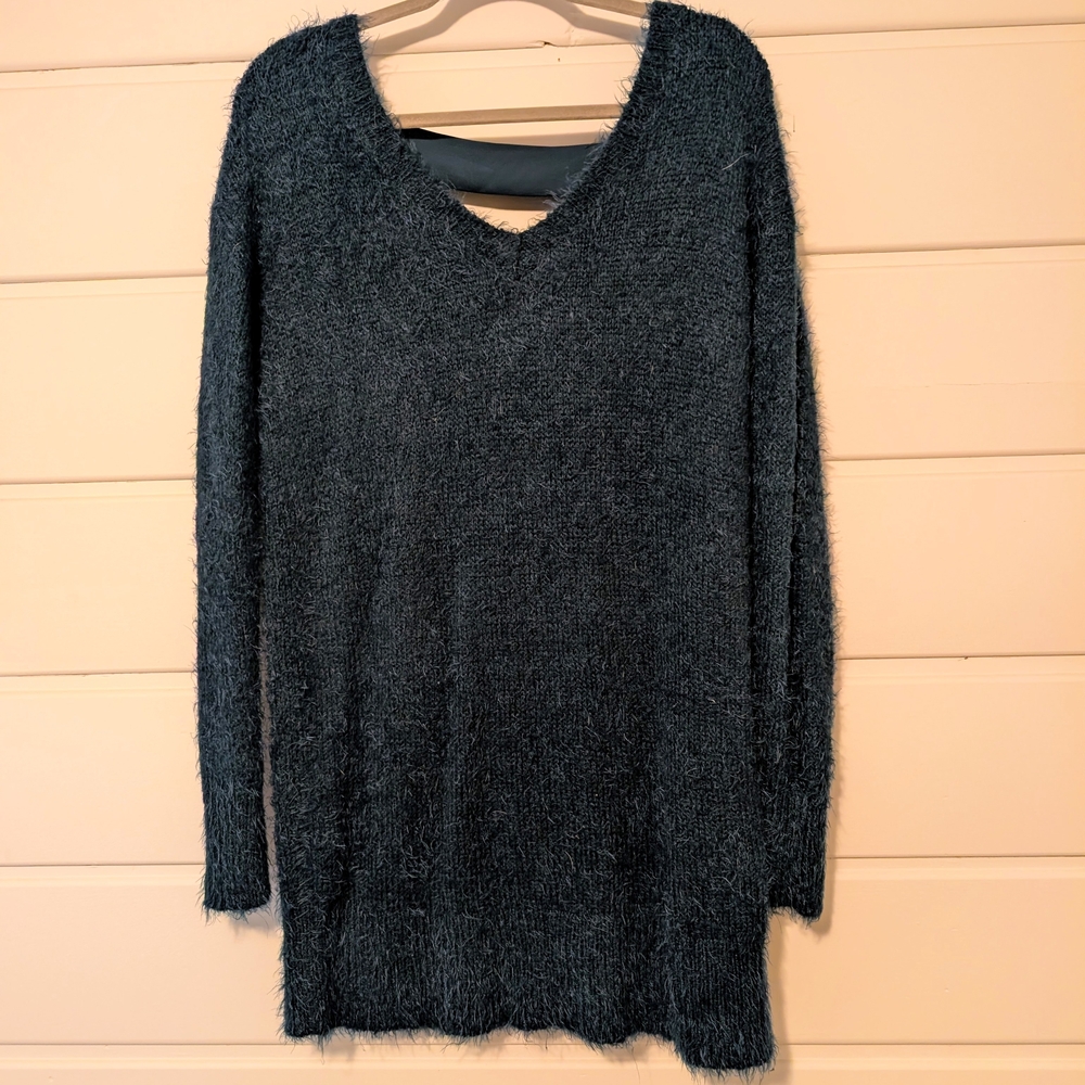 A Pea in the Pod Green Fuzzy V-Neck Maternity Sweater Size M